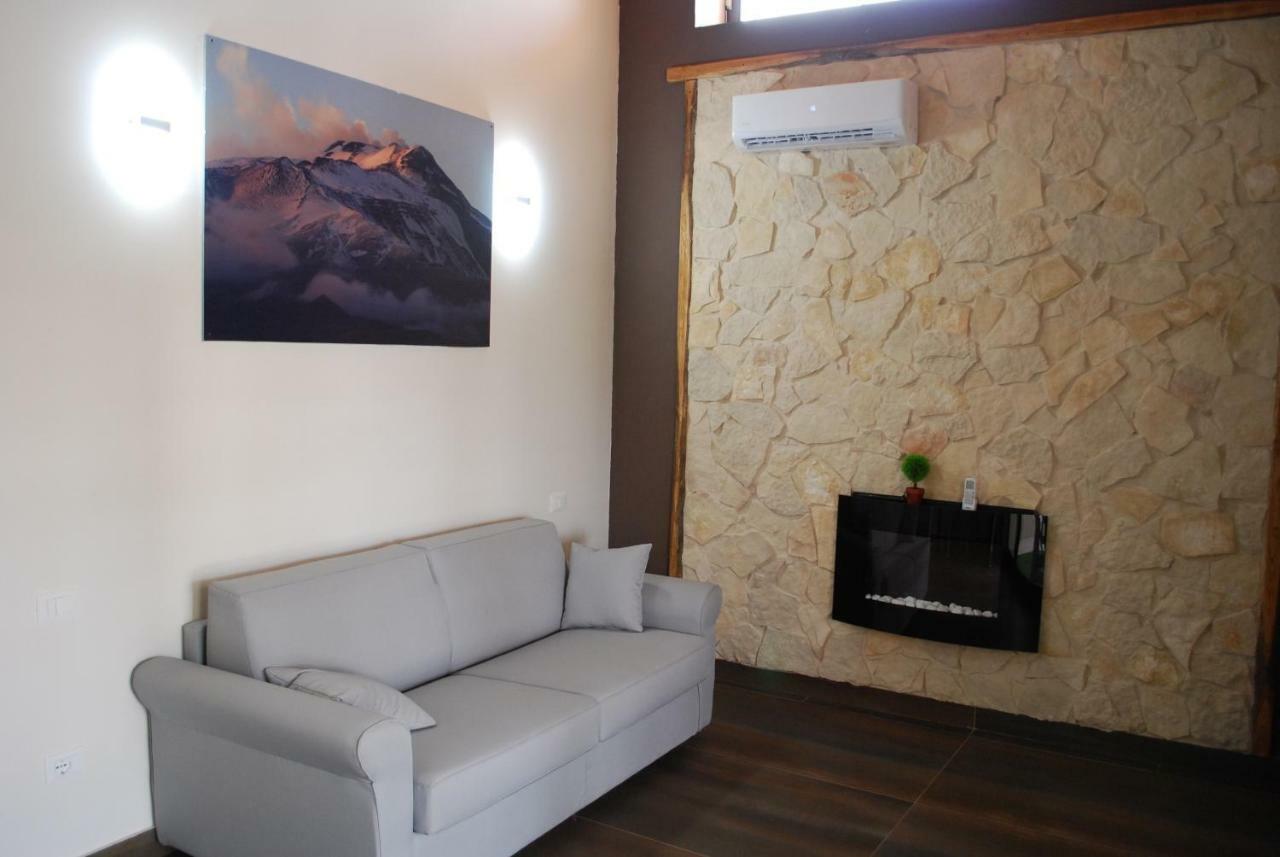 Etna Hills Scalilli Hotel Патерно Екстериор снимка